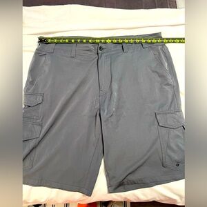 Denali Gray Cargo Shorts sz 40 EUC